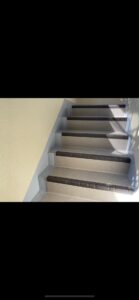 長尺シート階段工事現場
