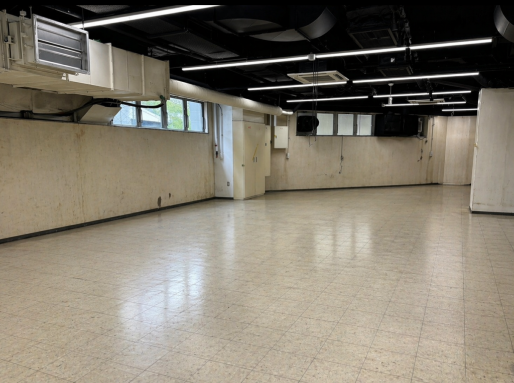 Office塩ビタイル張替え Before
