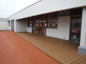 保育園　ゴムチップ舗装